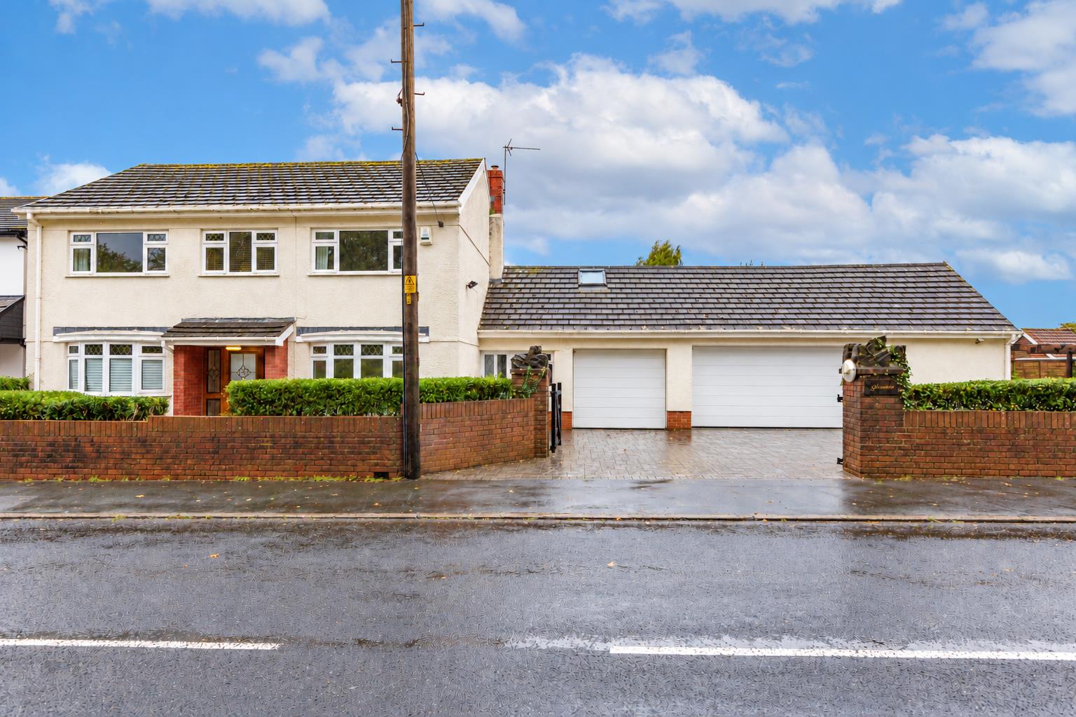 Llanmorlais, Swansea, SA4 3RY